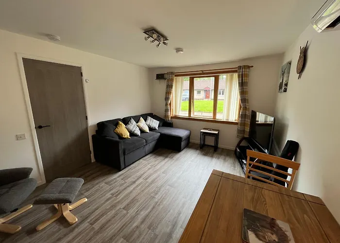 The Wee Hoose Near Loch Ness, Private Garden, Private Parking