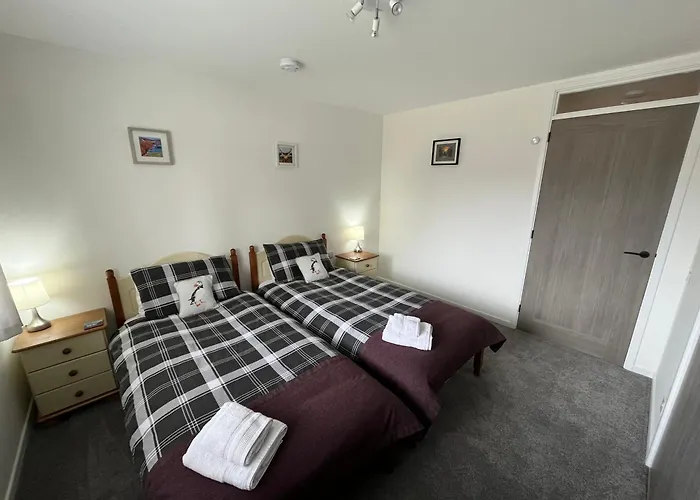 The Wee Hoose Near Loch Ness, Private Garden, Private Parking