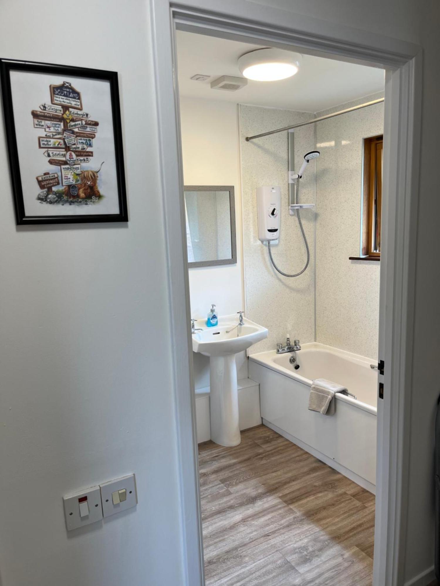 The Wee Hoose Near Loch Ness, Private Garden, Private Parking *