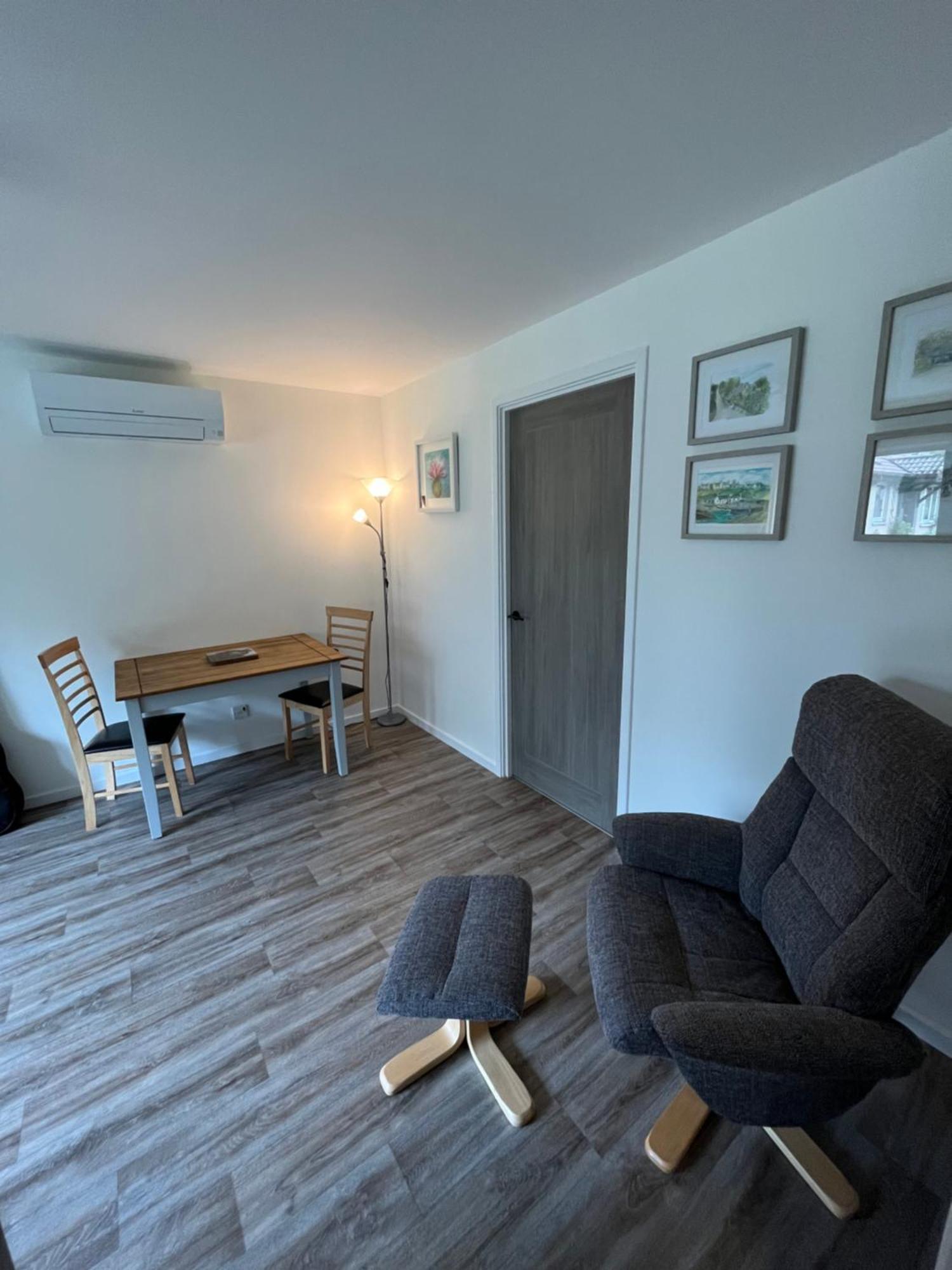 The Wee Hoose Near Loch Ness, Private Garden, Private Parking *